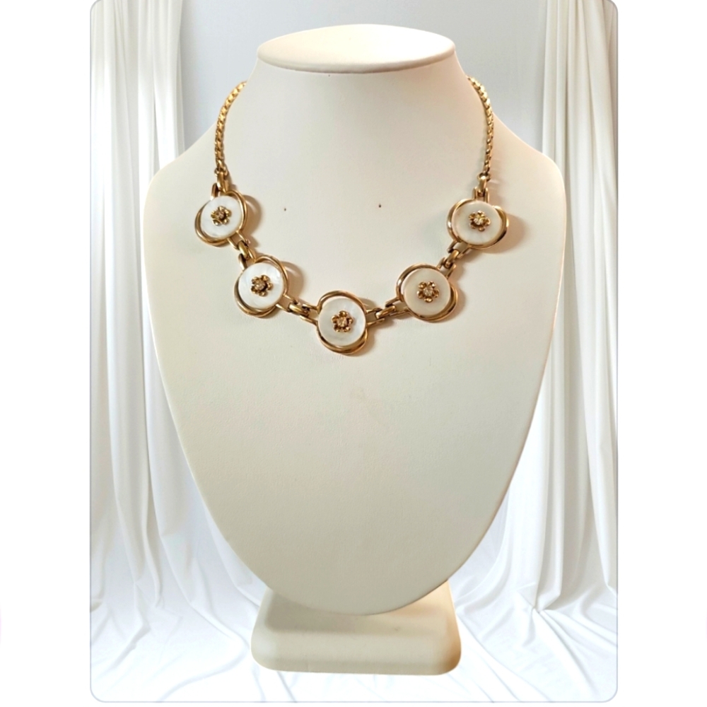 Unique & Vintage White Thermoset Gold Tone Necklace.